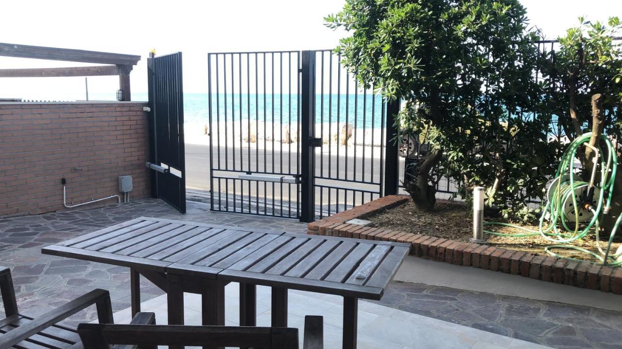 Beach Appartament Marina di Montemarciano Exteriör bild